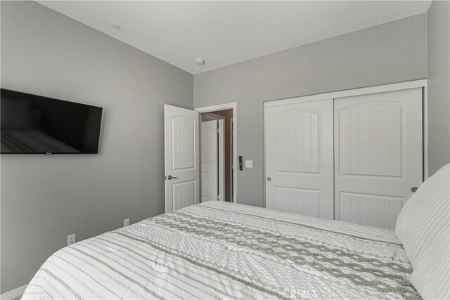 29042 Botanical Cir, Menifee, CA 92584 - bedroom featuring a closet