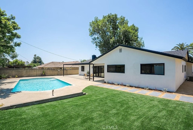 1932 Chapman Rd, Claremont, CA 91711 - view of swimming pool with a patio area