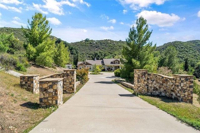 41275 Hacienda Dr, Murrieta, CA 92562 - view of property's community featuring a mountain view and driveway