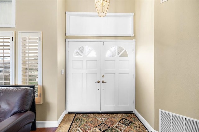 40678 Alondra Dr, Murrieta, CA 92562 - entryway featuring baseboards