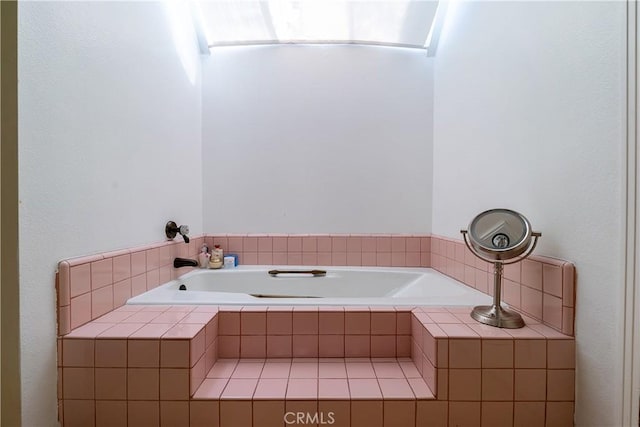18759 Hatteras St Unit 25, Tarzana, CA 91356 - bathroom with a bath