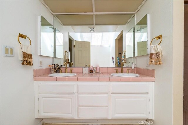 18759 Hatteras St Unit 25, Tarzana, CA 91356 - full bath featuring double vanity
