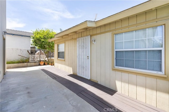 920 W Elberon Ave, San Pedro, CA 90731 - entrance to property with a patio area