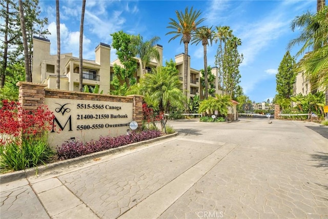 5550 Owensmouth Ave Unit 304, Woodland Hills, CA 91367 - photo 1