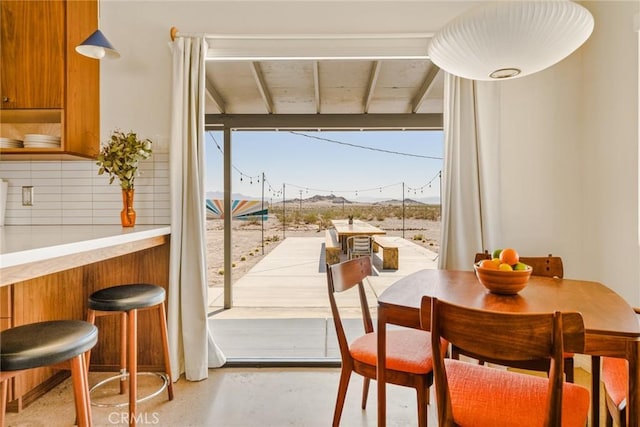 79124 Valle Vista Rd Unit 29, Palms, CA 92277 - dining space featuring a mountain view and concrete floors