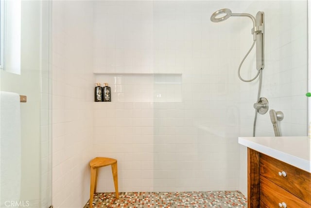 79124 Valle Vista Rd Unit 29, Palms, CA 92277 - full bath with tiled shower and vanity