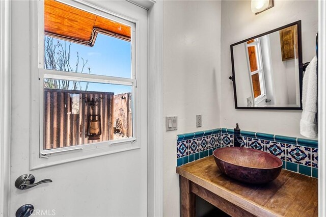 8830 Quail Springs Rd, Joshua Tree, CA 92252 - bathroom featuring vanity