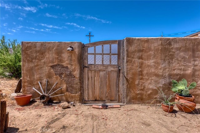 8830 Quail Springs Rd, Joshua Tree, CA 92252 - view of gate