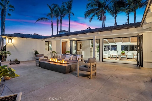 10 Camel Pt, Laguna Beach, CA 92651 - view of patio with an outdoor living space with a fire pit