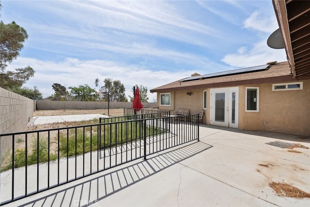 8225 W W Ave E4, Lancaster, CA 93536 - fenced backyard with a patio