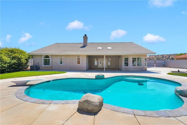 6786 Middleton Ave, Hesperia, CA 92345 - view of swimming pool featuring a patio area and a diving board
