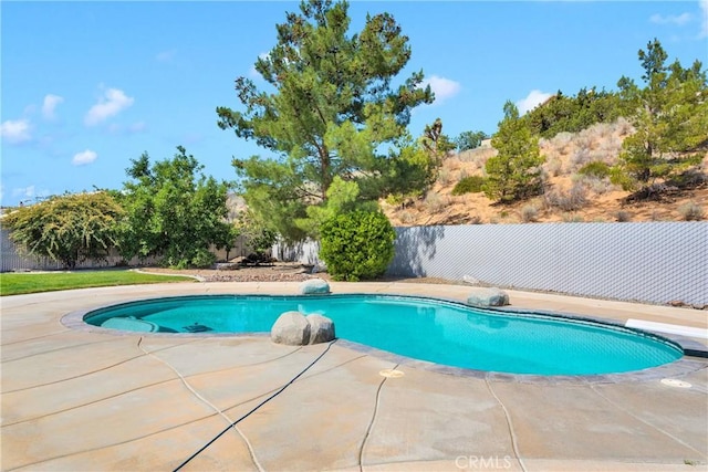 6786 Middleton Ave, Hesperia, CA 92345 - view of pool featuring a fenced backyard and a patio area