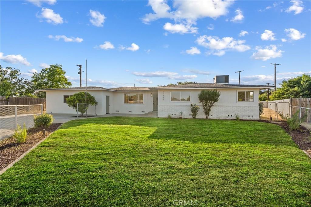 11348 Fern Ln, Hanford, CA 93230 - photo 1