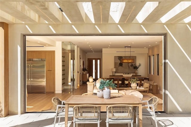 22640 Clarendon St, Woodland Hills, CA 91367 - building lobby with recessed lighting