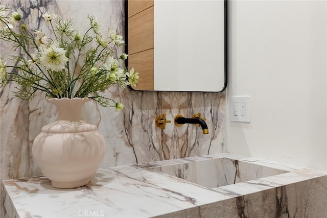 22640 Clarendon St, Woodland Hills, CA 91367 - bathroom view