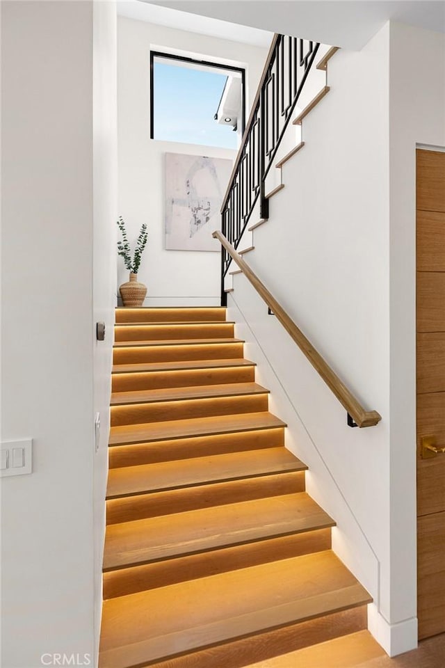 22640 Clarendon St, Woodland Hills, CA 91367 - view of stairway