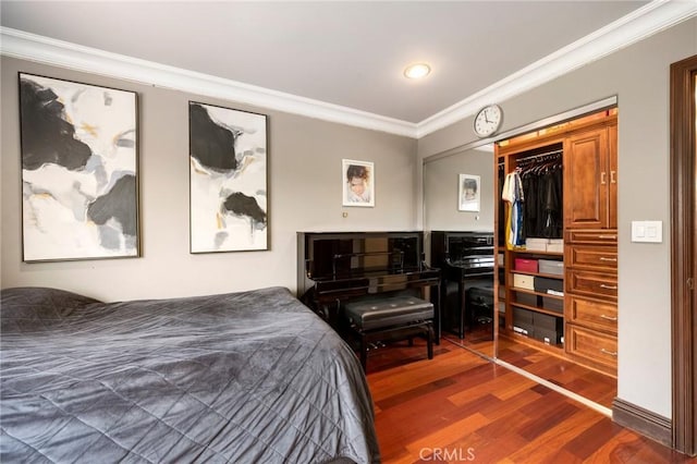 10610 Oak Tree Way, Sunland, CA 91040 - bedroom with wood finished floors, crown molding, a closet, and recessed lighting