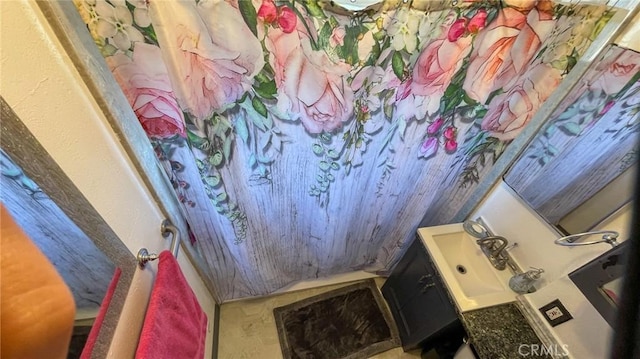 8933 Bowman Ave, South Gate, CA 90280 - full bath with vanity and curtained shower