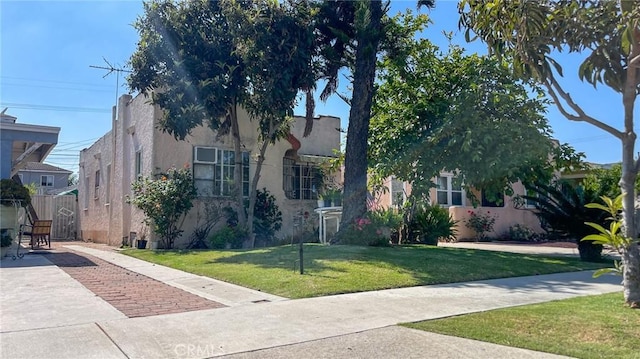 8933 Bowman Ave, South Gate, CA 90280 - view of front of property featuring stucco siding