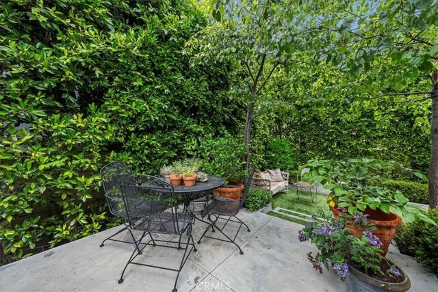 541 1st St, Manhattan Beach, CA 90266 - view of patio with outdoor dining area