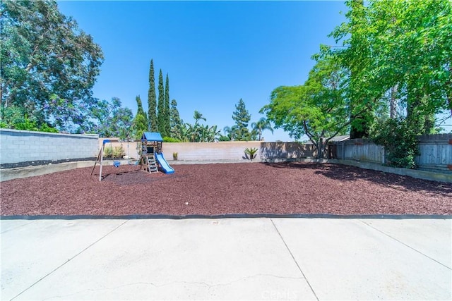 6597 Kinlock Ave, Rancho Cucamonga, CA 91737 - communal playground featuring a fenced backyard