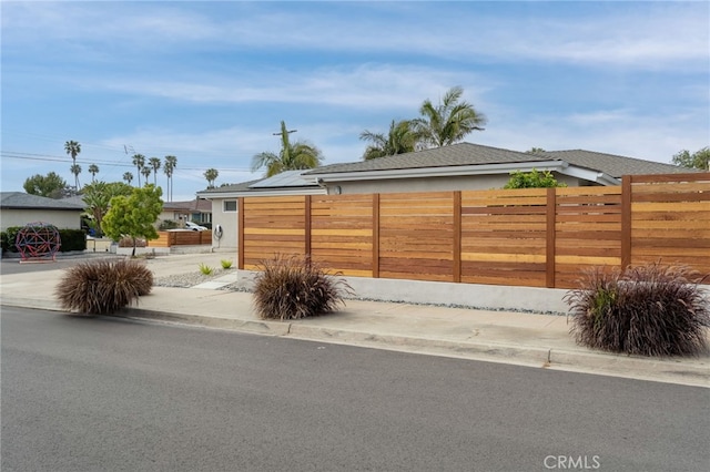 6017 Carnegie St, San Diego, CA 92122 - view of fenced yard