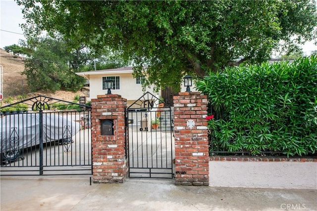 23328 Valley Circle Blvd, Chatsworth, CA 91311 - view of gate