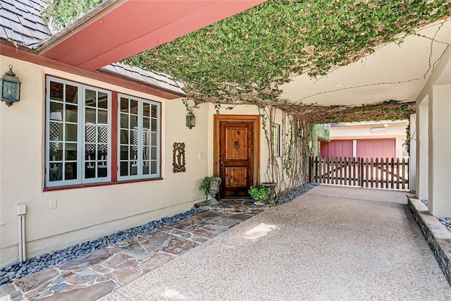 2917 N Poinsettia Ave, Manhattan Beach, CA 90266 - entrance to property with stucco siding