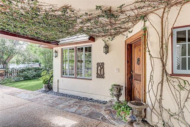 2917 N Poinsettia Ave, Manhattan Beach, CA 90266 - entrance to property with stucco siding