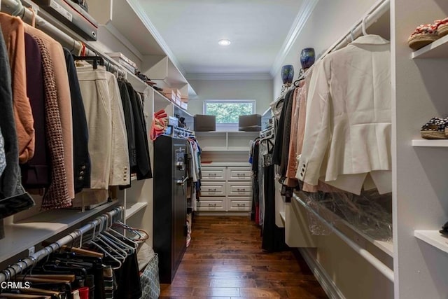 3007 Springbank Ct, Bakersfield, CA 93311 - walk in closet featuring dark wood-style floors