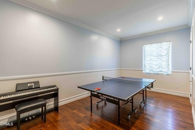 3007 Springbank Ct, Bakersfield, CA 93311 - rec room featuring wood finished floors, ornamental molding, baseboards, and recessed lighting