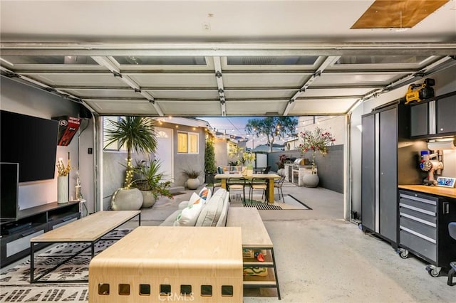4852 W 129th St, Hawthorne, CA 90250 - view of garage