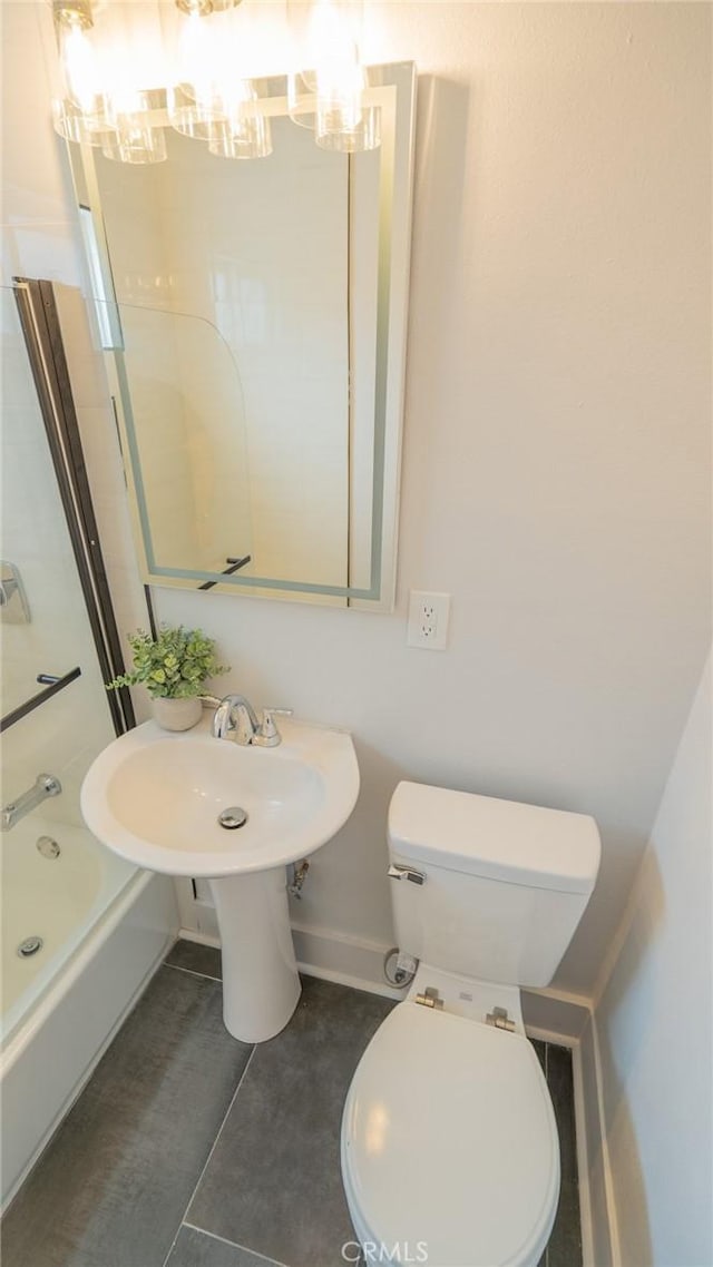 1520 Ohio Ave, Long Beach, CA 90804 - full bath featuring toilet,  shower combination, and baseboards