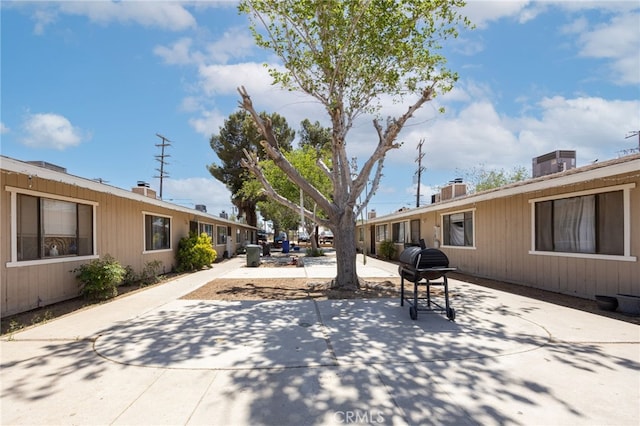 19287 US Highway 18, Apple Valley, CA 92307 - view of yard featuring a patio