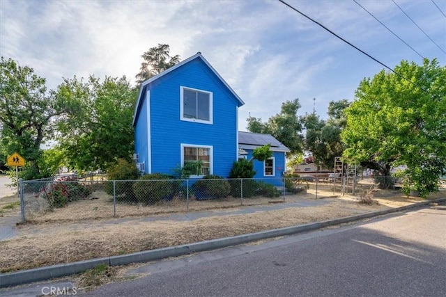 818 6th St, Corning, CA 96021 - view of front of house featuring a fenced front yard