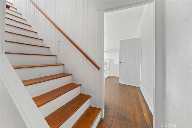 818 6th St, Corning, CA 96021 - stairway with wood-type flooring
