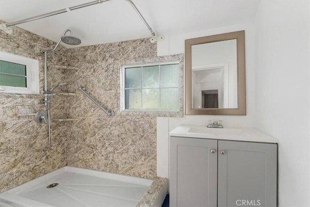 818 6th St, Corning, CA 96021 - full bath featuring tiled shower and vanity