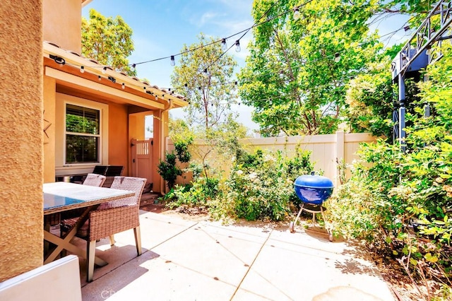 5764 Alcala Way, Riverside, CA 92505 - view of patio / terrace with outdoor dining space