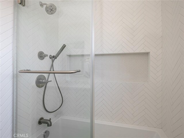 618 W Elm Ave, El Segundo, CA 90245 - bathroom with bathtub / shower combination