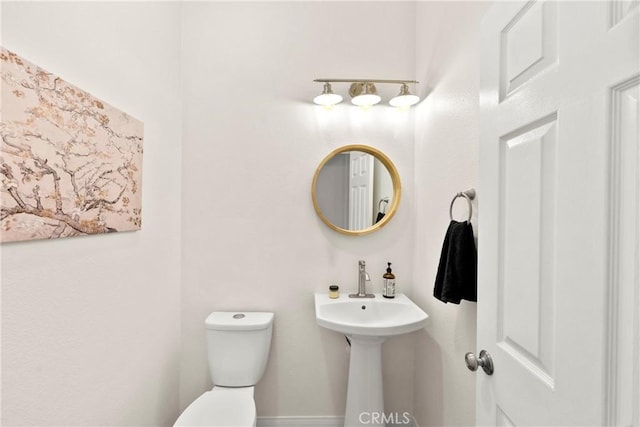 42302 Oregon Trl, Murrieta, CA 92562 - half bathroom featuring toilet