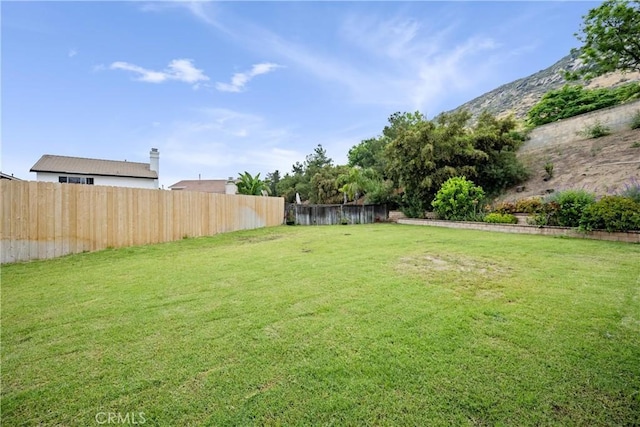 15863 Falcon Ct, Fontana, CA 92337 - view of yard