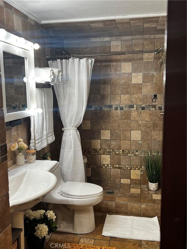 1767 W Chandeleur Dr, San Pedro, CA 90732 - full bath featuring toilet and a tile shower