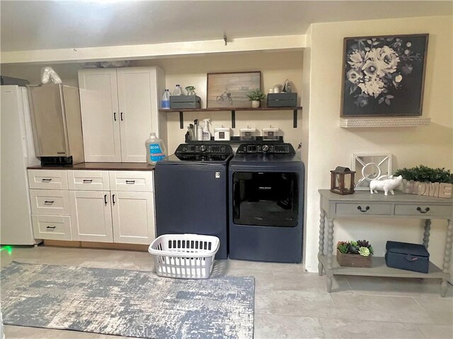1767 W Chandeleur Dr, San Pedro, CA 90732 - laundry room featuring washing machine and dryer