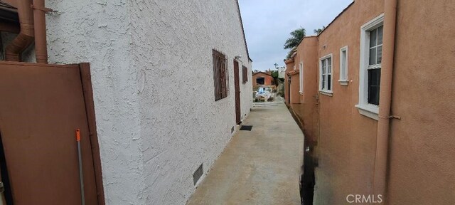 7819 Dalton Ave, Los Angeles, CA 90047 - view of side of property with stucco siding