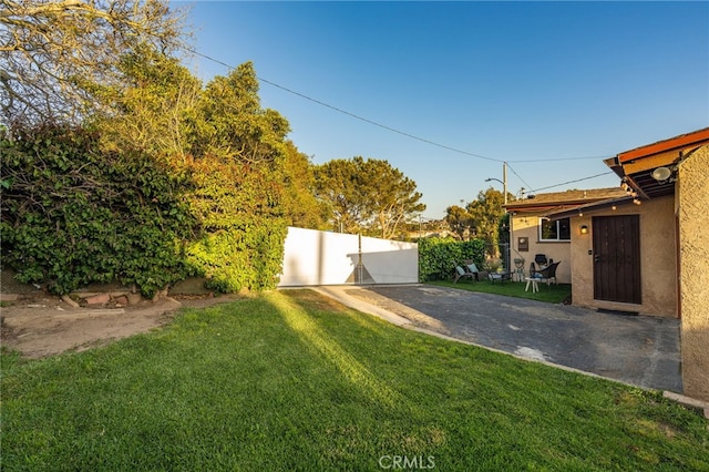 1357 Curtis Ave, Manhattan Beach, CA 90266 - view of yard with a patio area