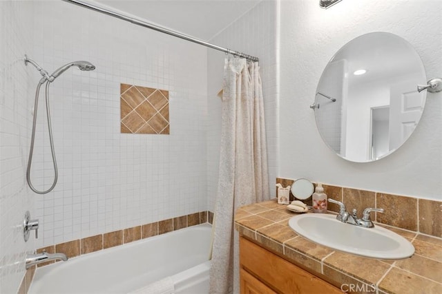 2922 Estancia, San Clemente, CA 92673 - bathroom with shower / tub combo with curtain and vanity
