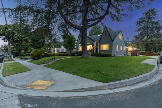 2309 E Glenoaks Blvd, Glendale, CA 91206 - view of front of home featuring a front lawn and stucco siding