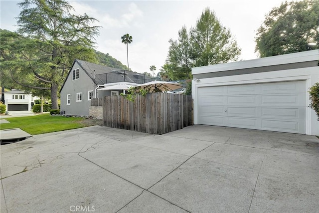 2309 E Glenoaks Blvd, Glendale, CA 91206 - garage with concrete driveway