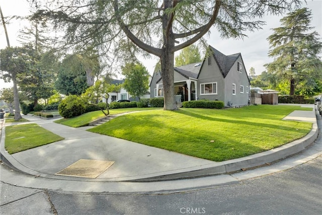 2309 E Glenoaks Blvd, Glendale, CA 91206 - view of front of home featuring a front lawn and stucco siding