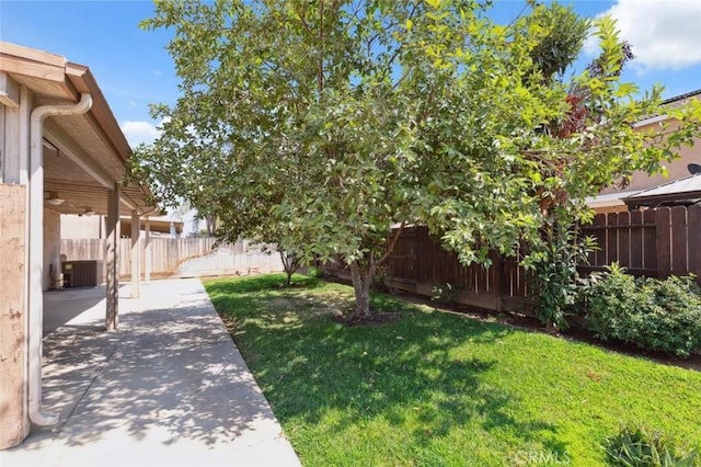 7538 N Erie Ave, Fresno, CA 93722 - view of yard with a patio and cooling unit